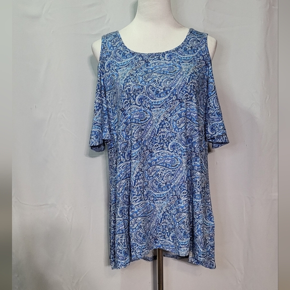 JuneFish Women's NWT Blue Paisley Cold Shoulder High-Low Tunic Blouse 1X (14-16) - Picture 3 of 13